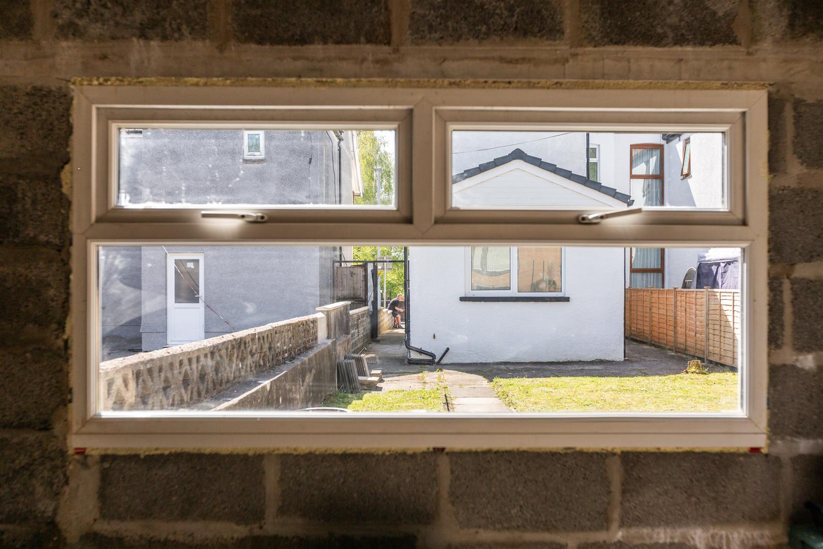 High Street, Clydach, Swansea, SA6 5LN